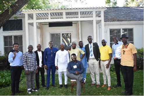 Roy and members of the Mandela Washington Fellowship at UC Davis.