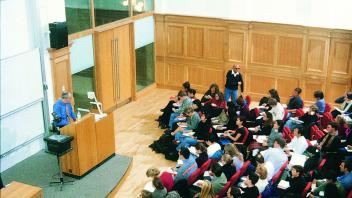 UC Davis Study Abroad, Quarter Abroad UK_LSE Program, Photo Album, Image 13