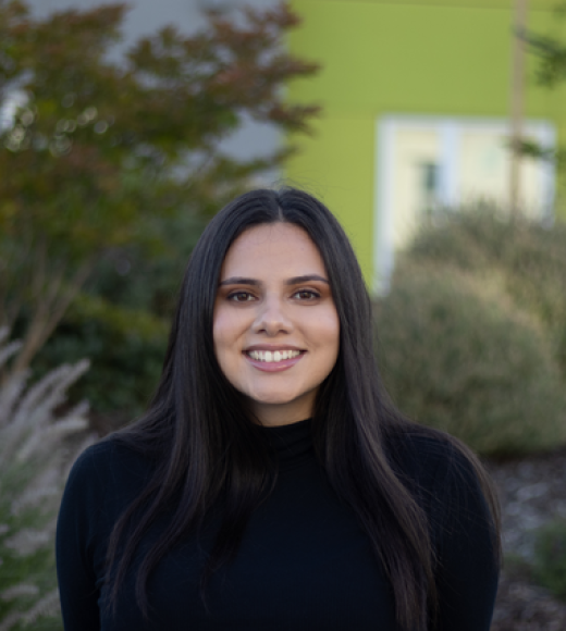 Rebekah Tavakoli Headshot